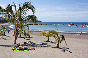 Strand, Palmen und Meer - der Strand von Playa San Juan