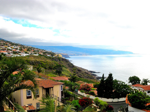Blick über El Sauzal und auf das Meer