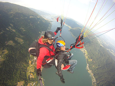 Paragliding auf Teneriffa.... Blick auf einen Tandemflug