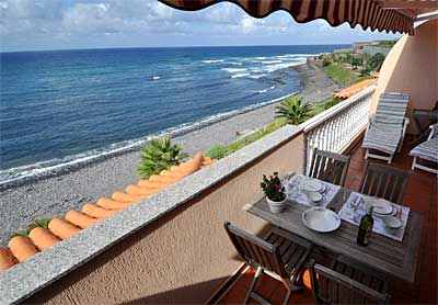 Wunderschöner Blick von der Terrasse der FeWo auf den Strand - Playa la Caleta de Interian - Nordwestküste Teneriffa