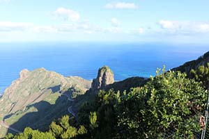 Die Insel Teneriffa... Blick zur Küste und den Atlantik