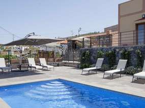 In ruhiger Lage: Haus1 - A/C + Pool