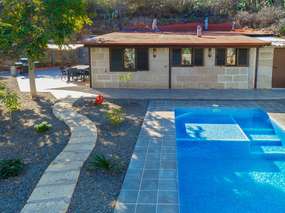 Freistehendes Haus 4- Pool & WLAN