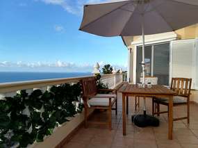 Auf den Klippen / Haus mit Pool
