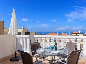 Strandnahe Meerblick FeWo mit Pool