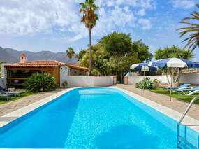 Ferienhäuschen auf Finca mit Pool
