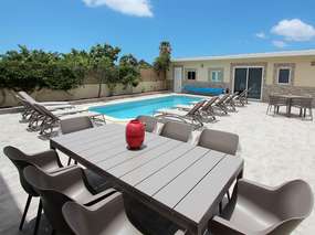 12 Pers. Haus / Pool beheizt