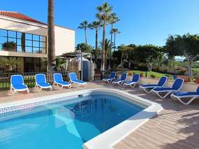 Villa für 20 Pers. (Pool beheizbar)