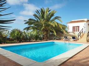 Finca mit Meerblick und Privatpool