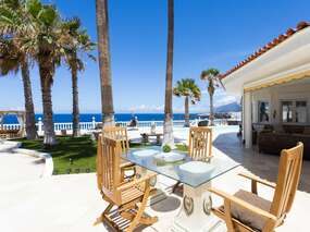 Villa: Privatpool beheizbar am Meer