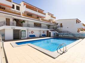 Strandnahe Ferienwohnung mit Pool
