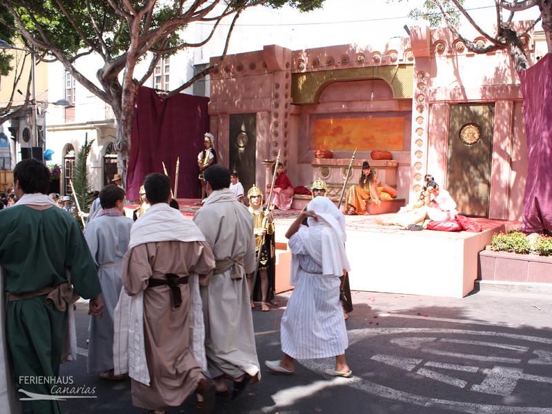 Blick auf die Bühne der Osterfestspiele in Adeje Blick auf die Bühne der Osterfestspiele in Adeje