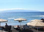 Sandstrand in Alcala an der Südwest Küste von Teneriffa