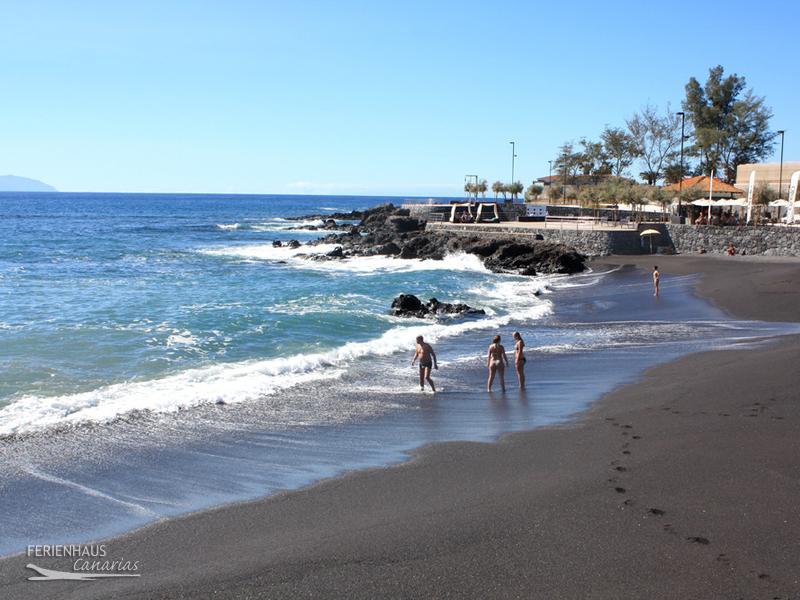 Blick auf den Strand "Playa Jaquita" in Alcala Blick auf den Strand "Playa Jaquita" in Alcala
