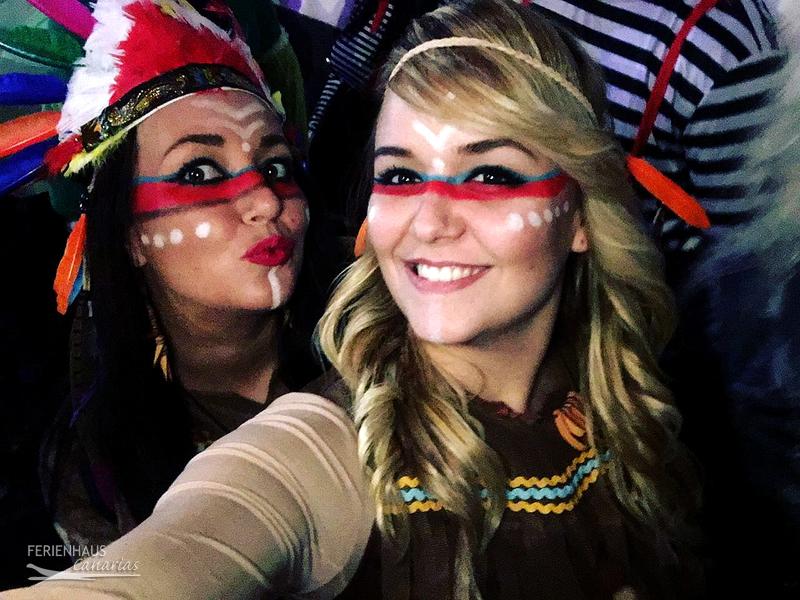 2 Mädels im Karneval 2 Mädels im Karneval