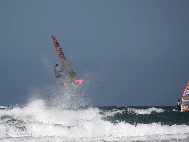 Surfer im Wasser Surfer im Wasser