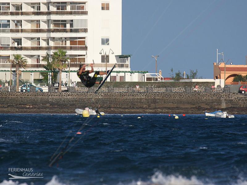 Kite Sprung an der Mole El Medano