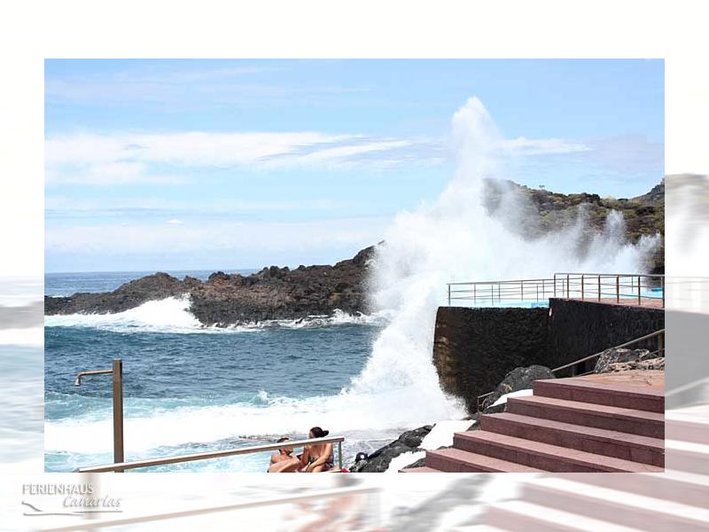 Blick auf das Meerwasser-Schwimmbecken in Mesa del Mar