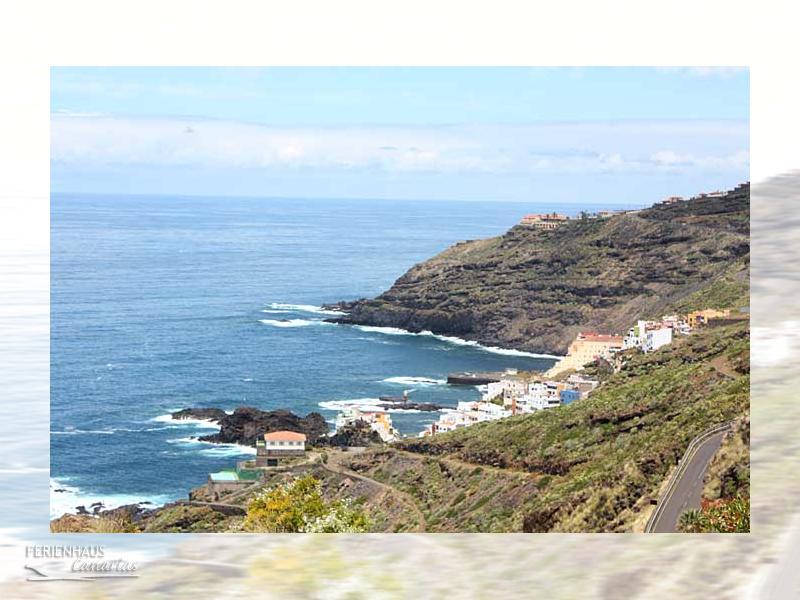 Blick von oben auf das Örtchen Mesa del Mar