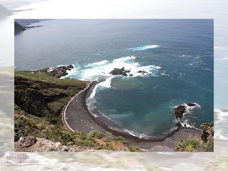 Blick auf die Strandbucht von Mesa del Mar