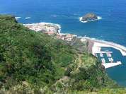 Badebucht, Strand und Meerwasserbecken von Los Silos Badebucht, Strand und Meerwasserbecken von Los Silos